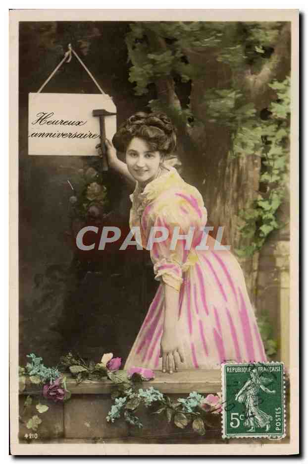 Femme en robe rose et jaune — anniversaire — Paris, n° 410