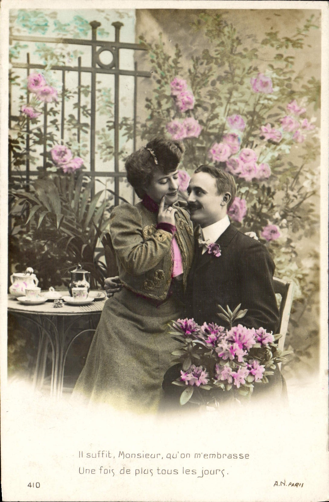 Couple amoureux dans un jardin — texte amoureux — A.N. PARIS n°410