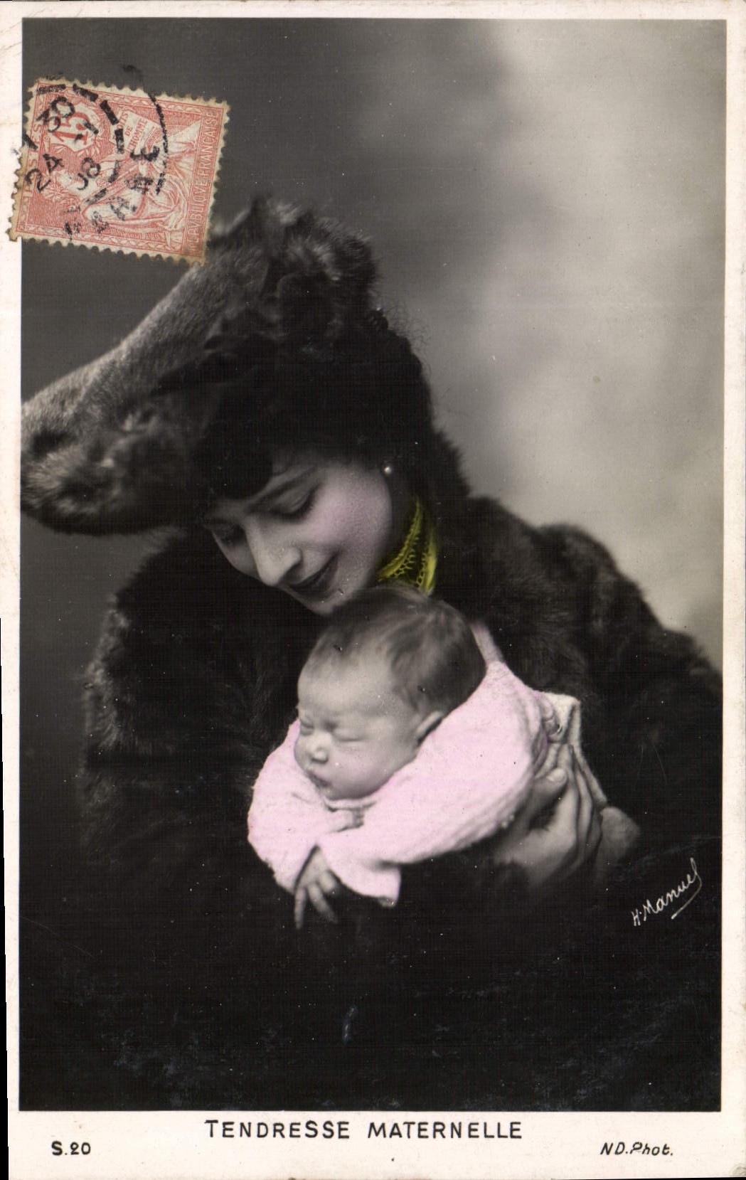 Tendresse Maternelle — S.20 — ND.Photo. H. Manuel