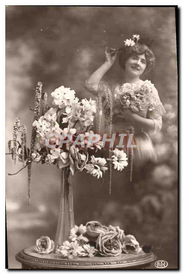 CPA Fantaisie Femme Fleurs