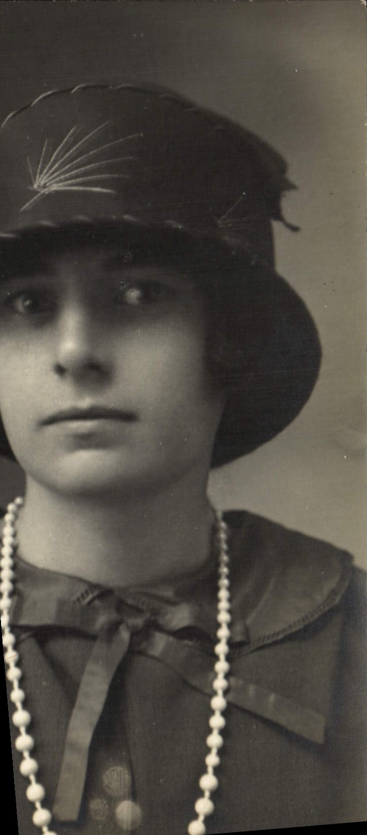 Portrait d'une femme — époque 1920 — CPAPHIL