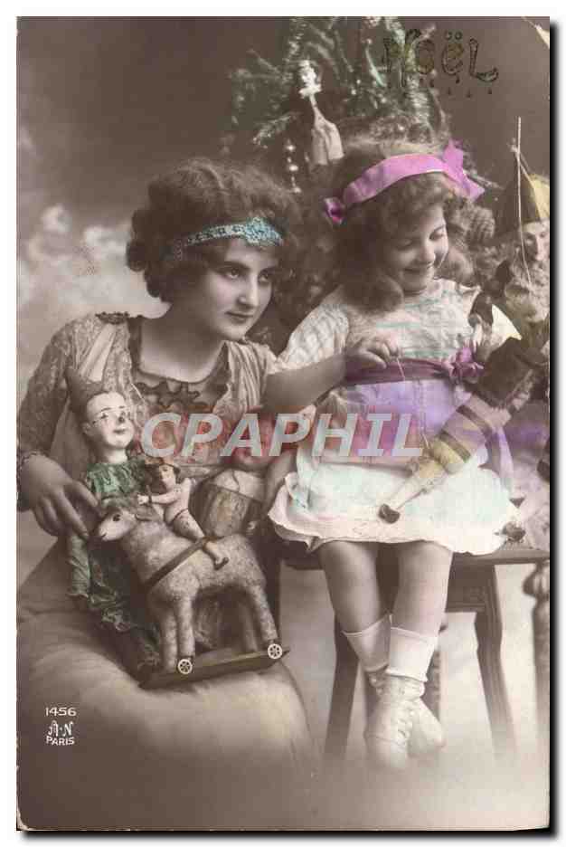 CPA Fantaisie Femme Enfant Noel Poupee