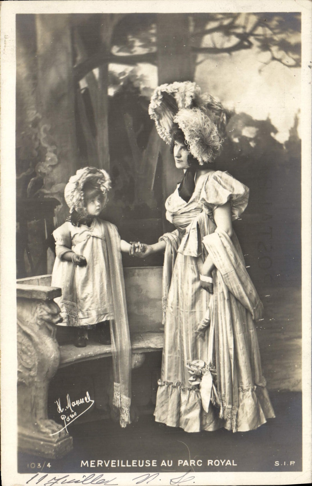 Mère et enfant — scène de parc — H. Manuel, Paris, n°103/4