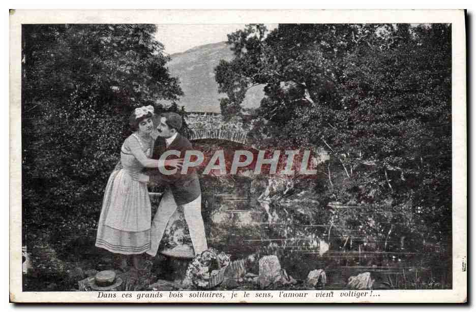 CPA Fantaisie Femme Dans ces grands bois solitaires