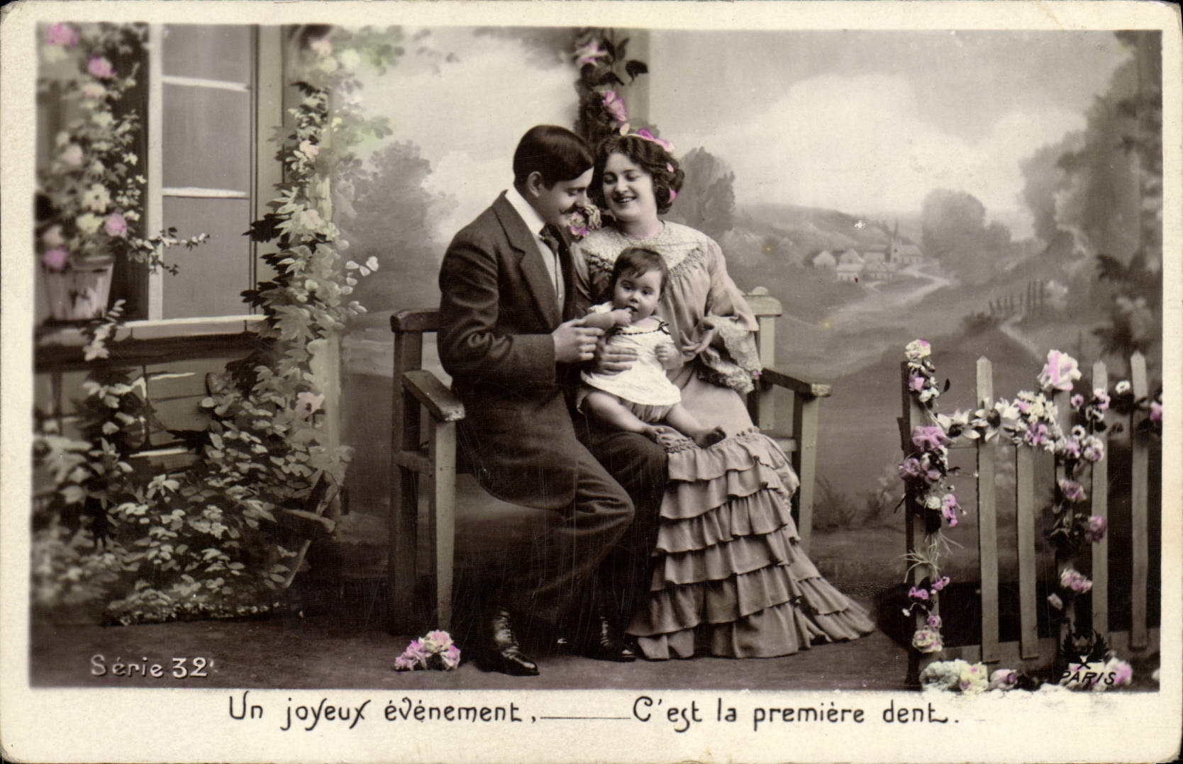 Un joyeux événement — C'est la première dent — Paris — Série 32