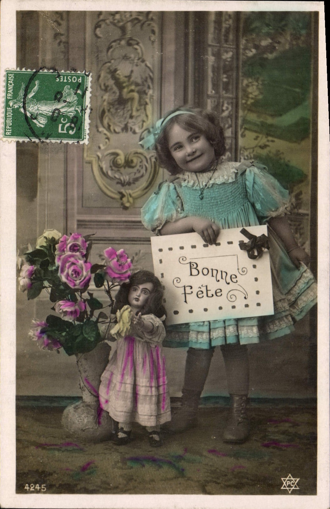 CPA Fantaisie Enfant Poupee