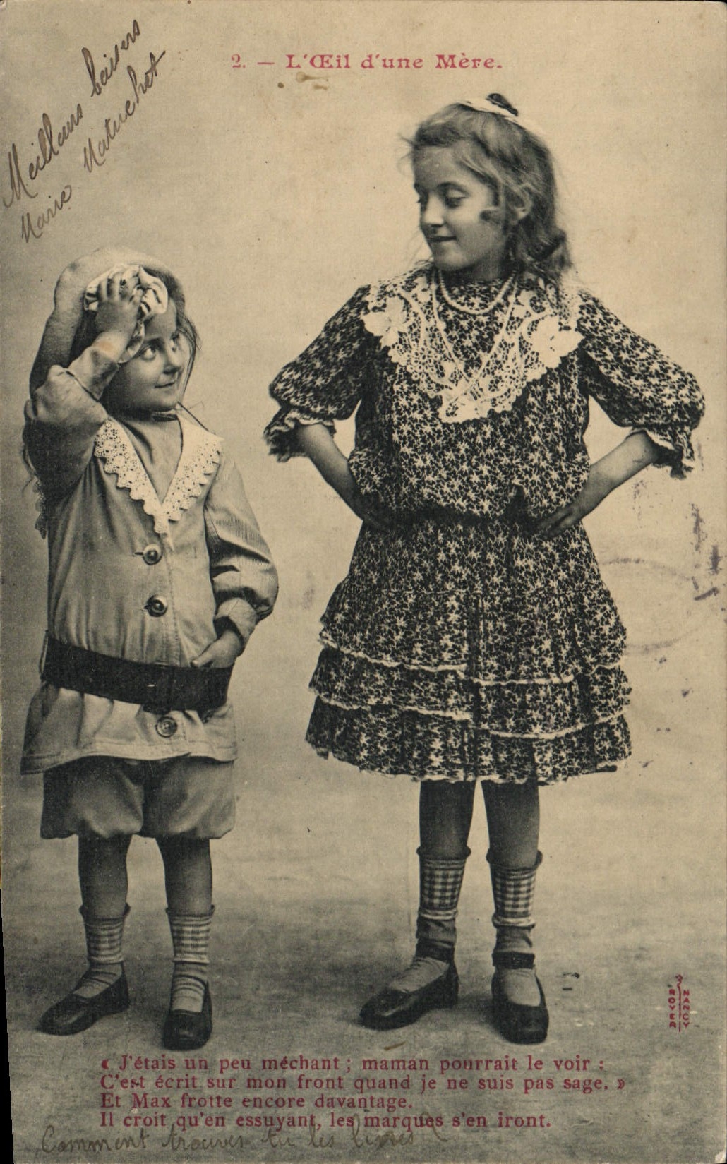 CPA Fantaisie Femme L'oeil d'une mere Enfants
