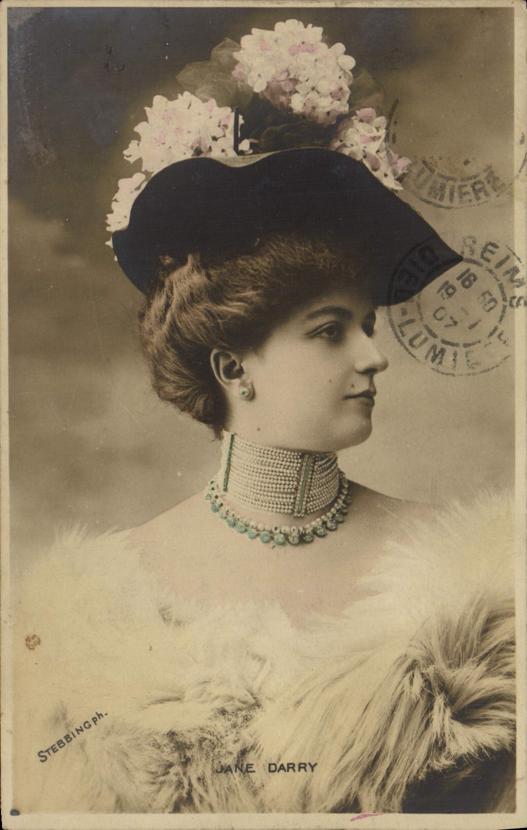 Jane Darry — Portrait en buste — Stebbing.ph