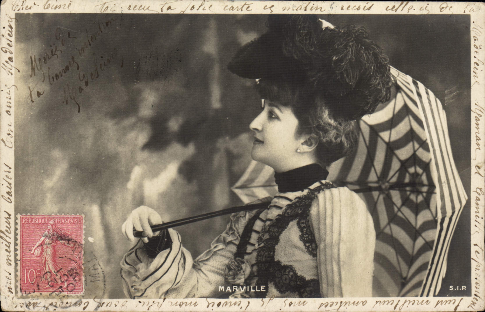 Femme en parapluie rayé — MARVILLE — S.I.R.