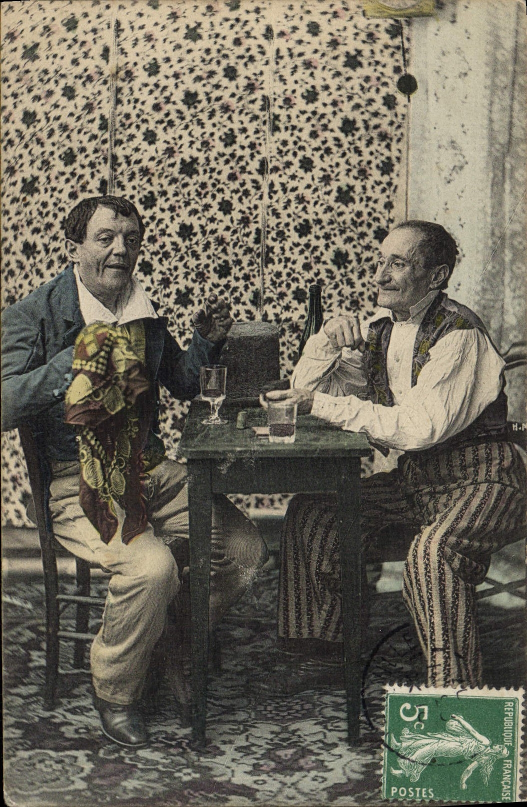 Deux hommes buvant à table — H.P. — Éditeur H.P. (H. Pichon ?) — n° de série non visible