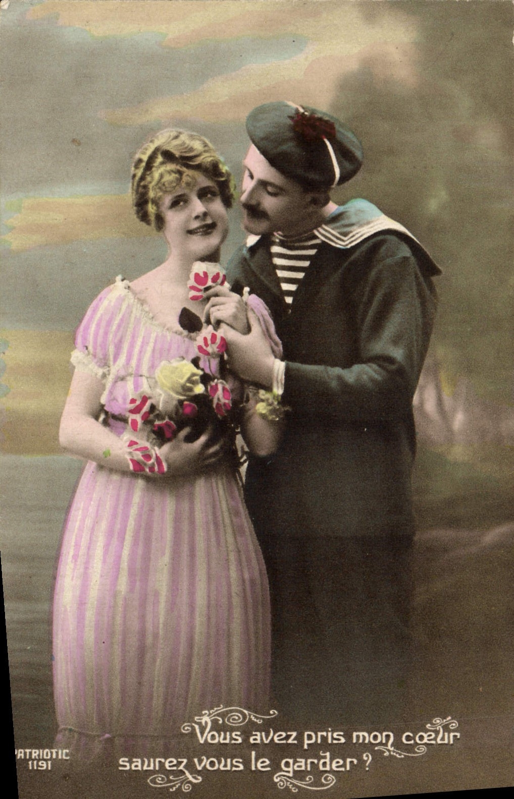 CPA Fantaisie Femme Marin Militaria