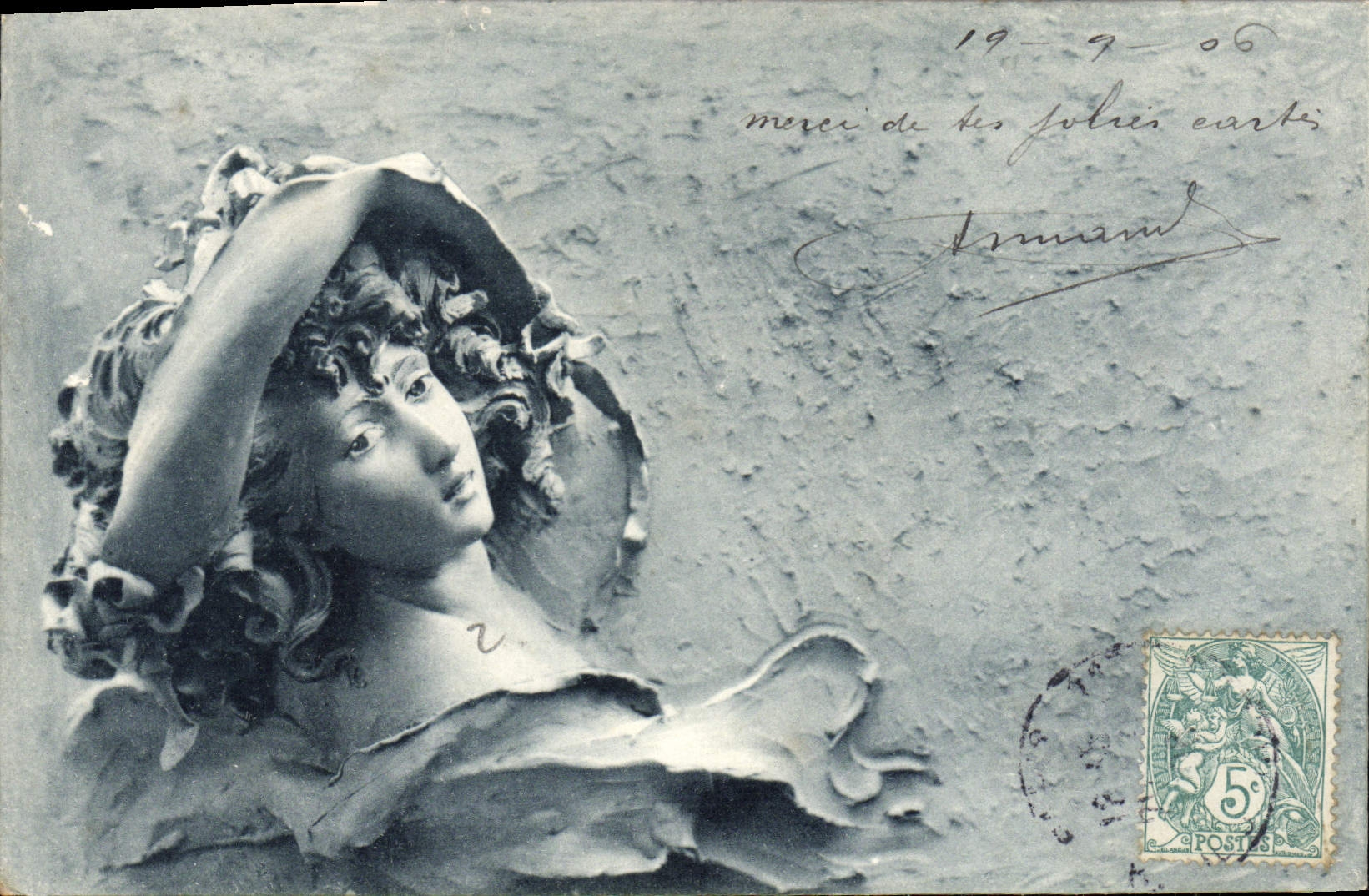 Statue de femme — sculpture — éditeur non visible