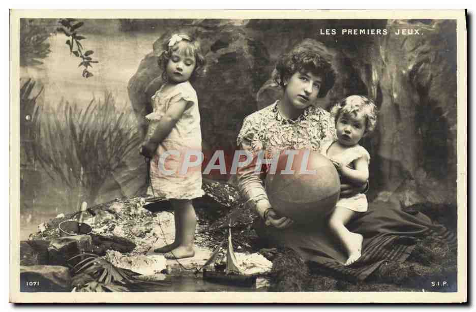 CPA Fantaisie Femme Enfants Les premiers jeux 