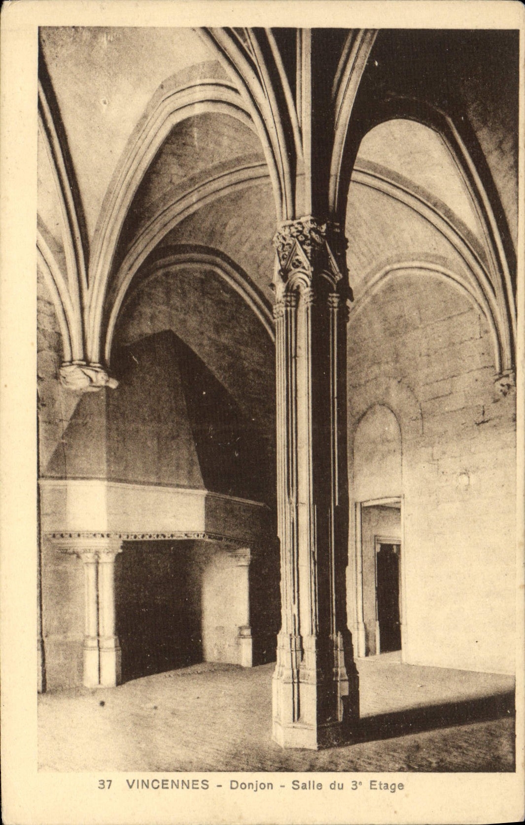 CPA Vincennes Le Donjon Salle du 3eme etage