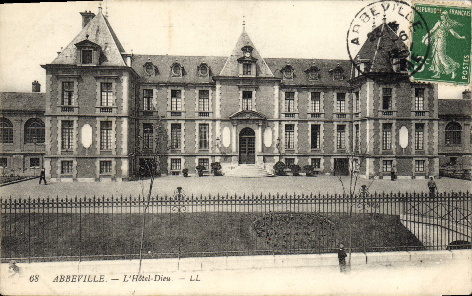 Abbeville — L'Hôtel-Dieu — LL — éditeur LL, n° 68