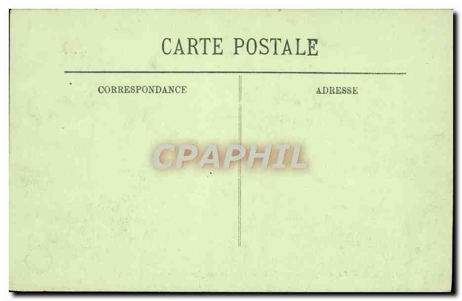 Cherbourg — Vague déferlant sur la Place Napoléon un jour de grande Tempête — éditeur non visible — Verso