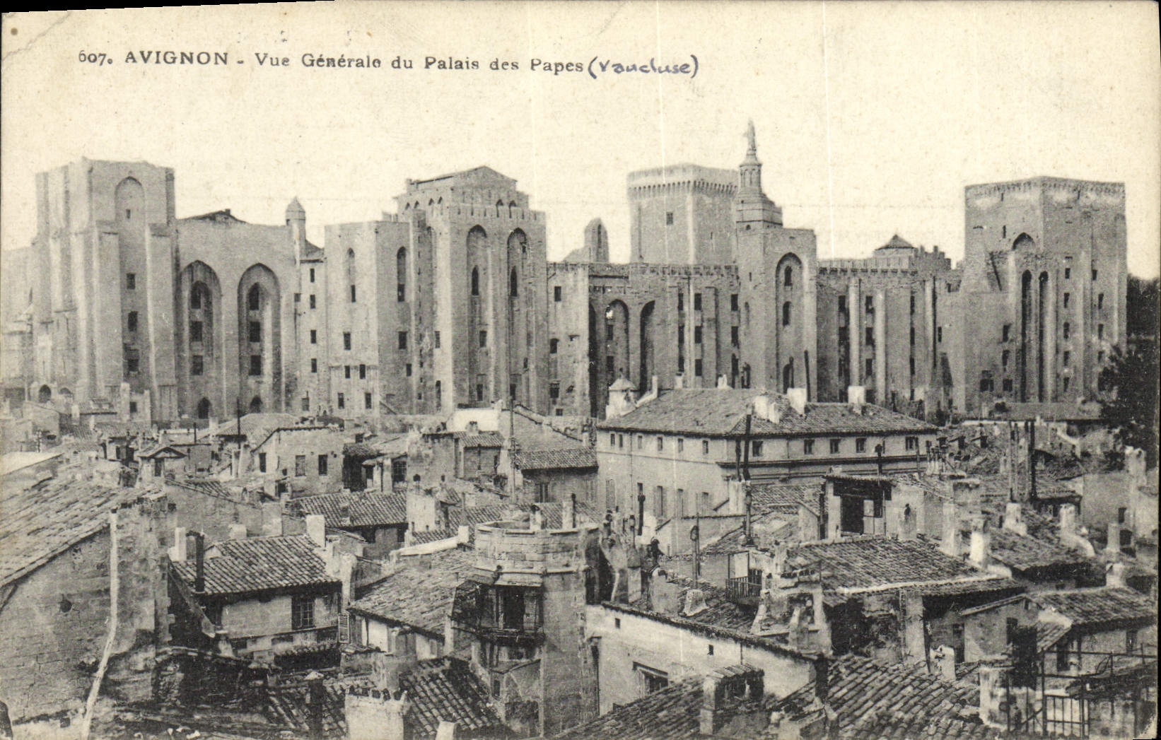 CPA Avignon Vue Generale Du Palais Des Papes