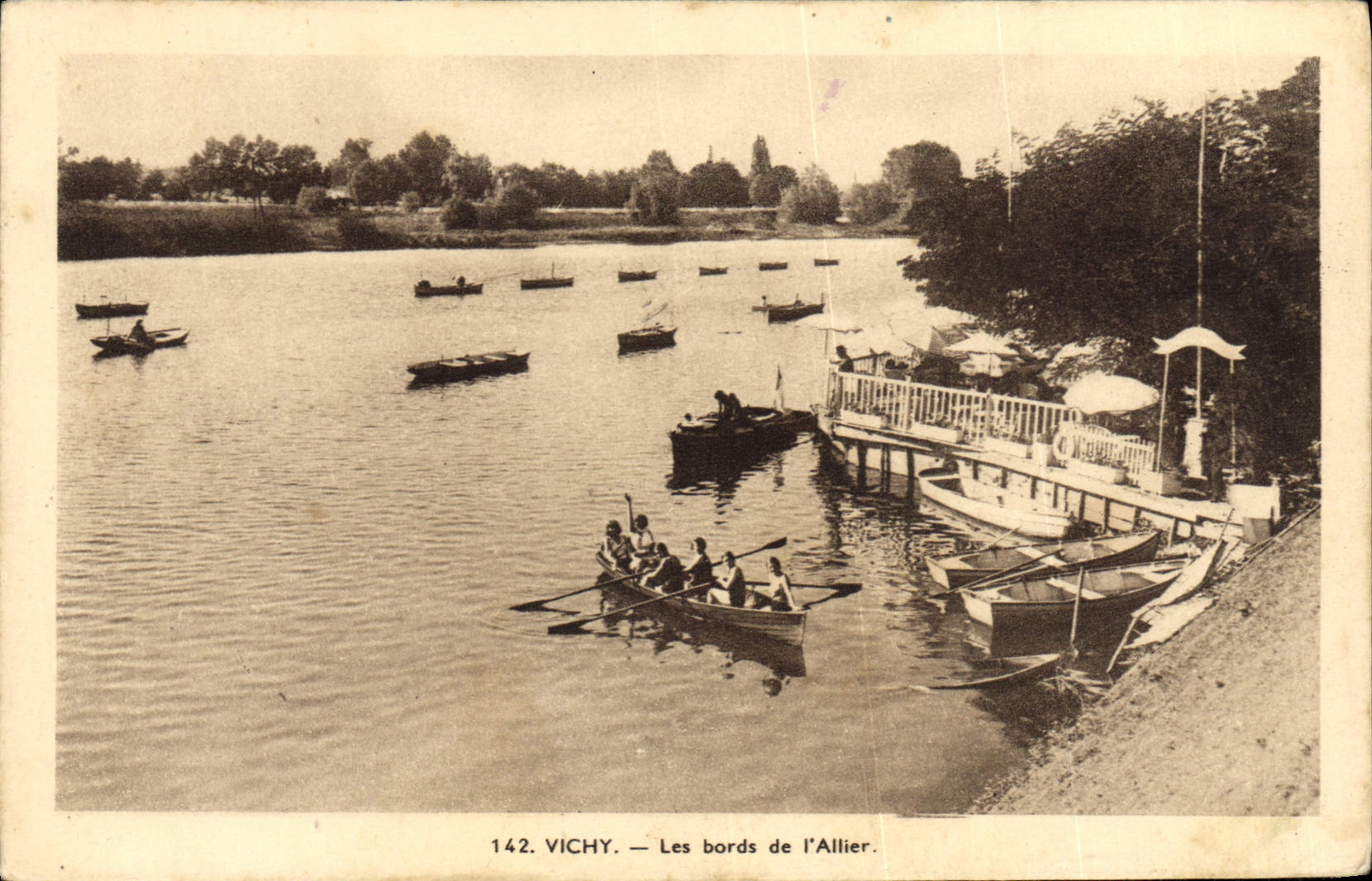 CPA Vichy Les Bords De I'Allier Canoe Aviron