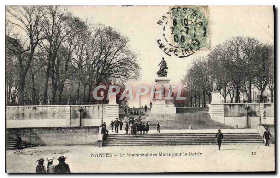 CPA Nantes Le Monument des Morts Pour la Patrie Militaria