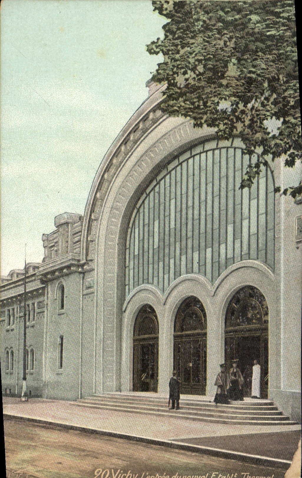 CPA Vichy L'entree du nouvel Etablissement Thermal