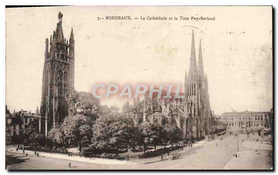 CPA Bordeaux La Cathedrale et la Tour Pey Berland