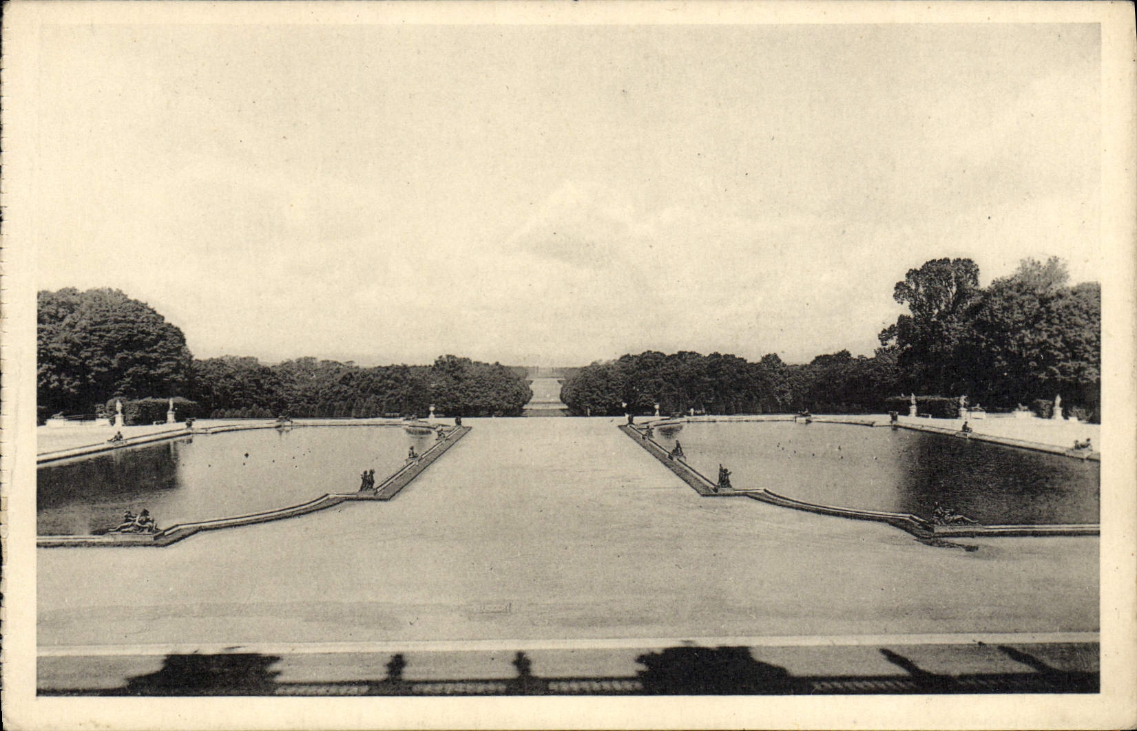CPA Parc du Chateau de Versailles Le Parterre D'Eau