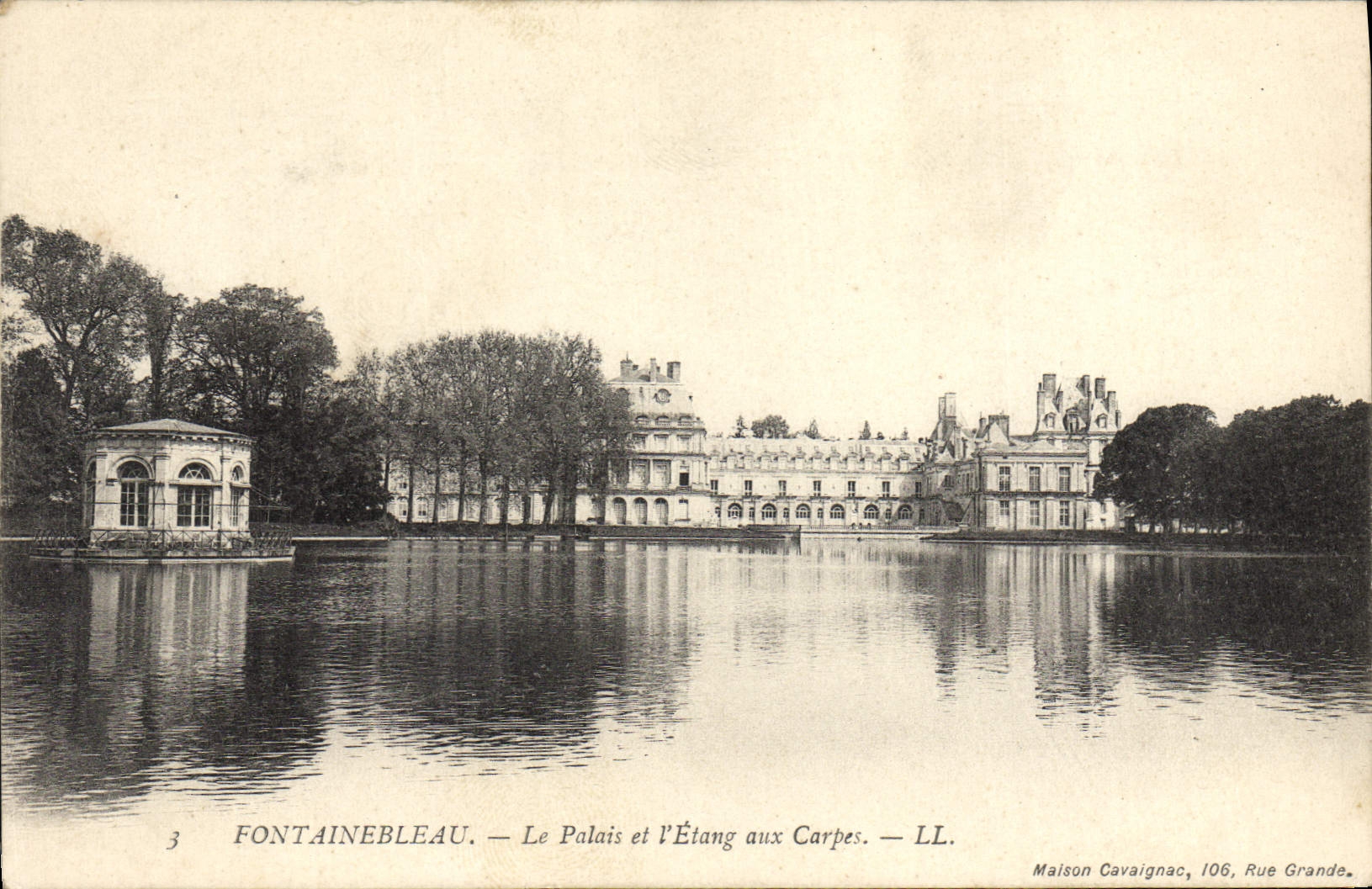 Fontainebleau — Das Schloss und der Karpfenteich — Maison Cavaignac, 106, Grande Rue