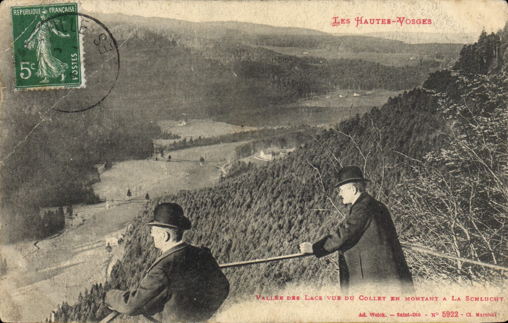 CPA Les Hautes Vosges Vallee des lacs vue du Collet en montant a la Schlucht 