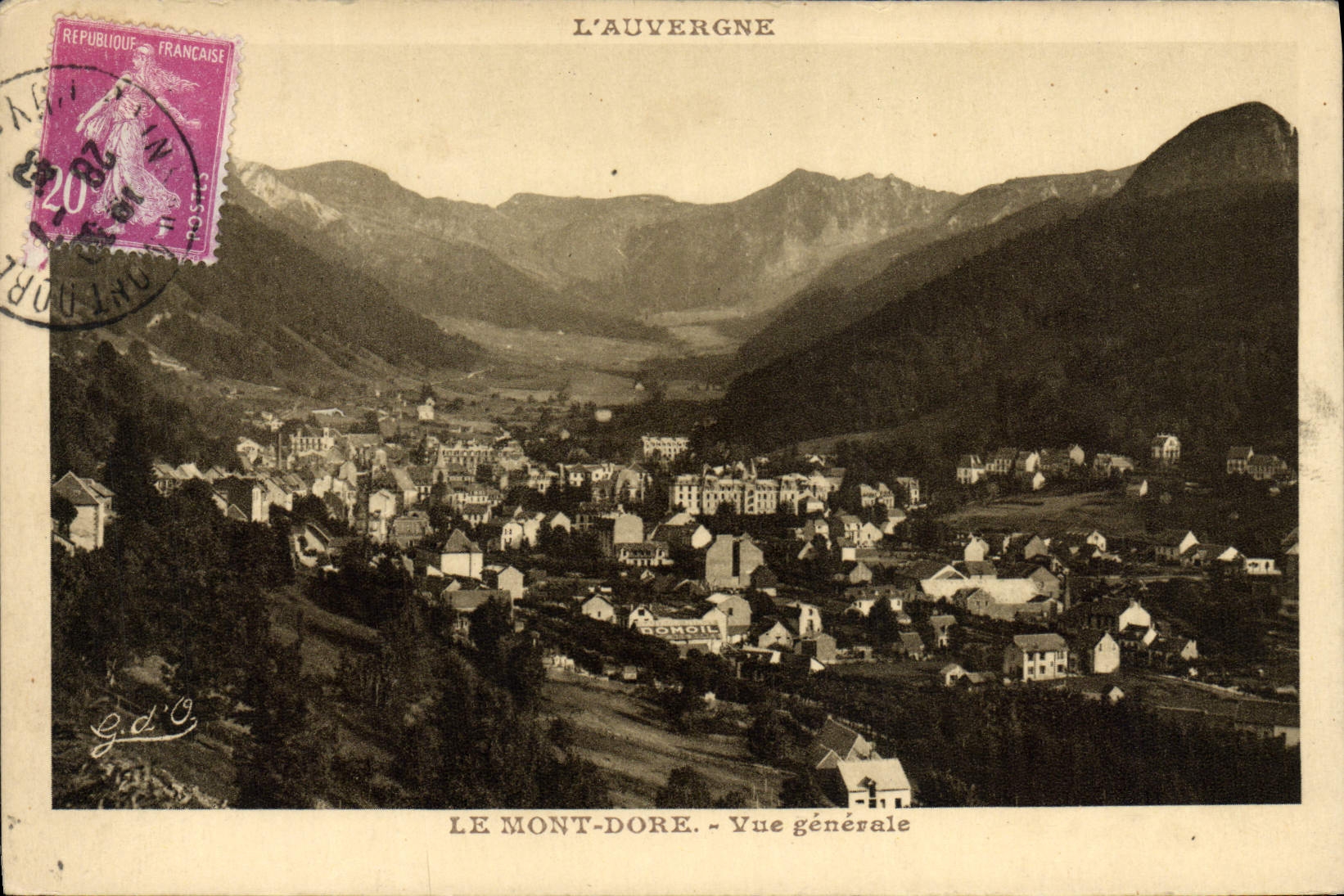 Le Mont-Dore - Vue générale — L'Auvergne, éditée par Gouttefanges
