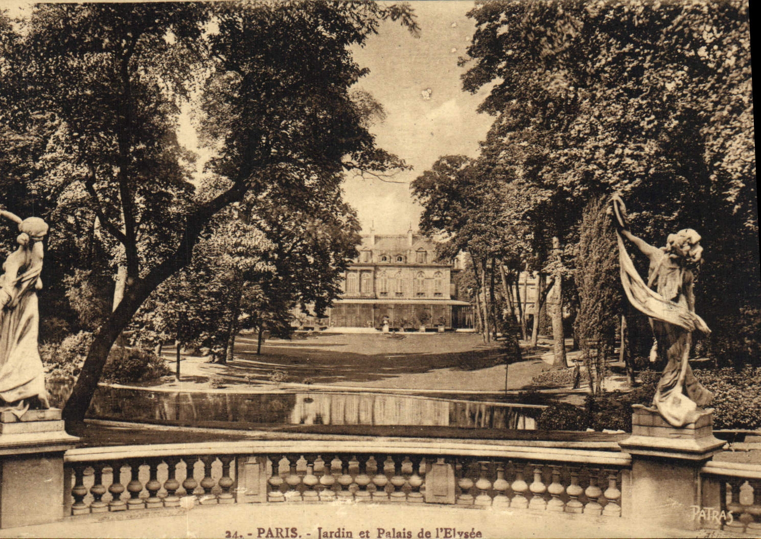 CPA Paris Jardin Et Palais De I'Elysee