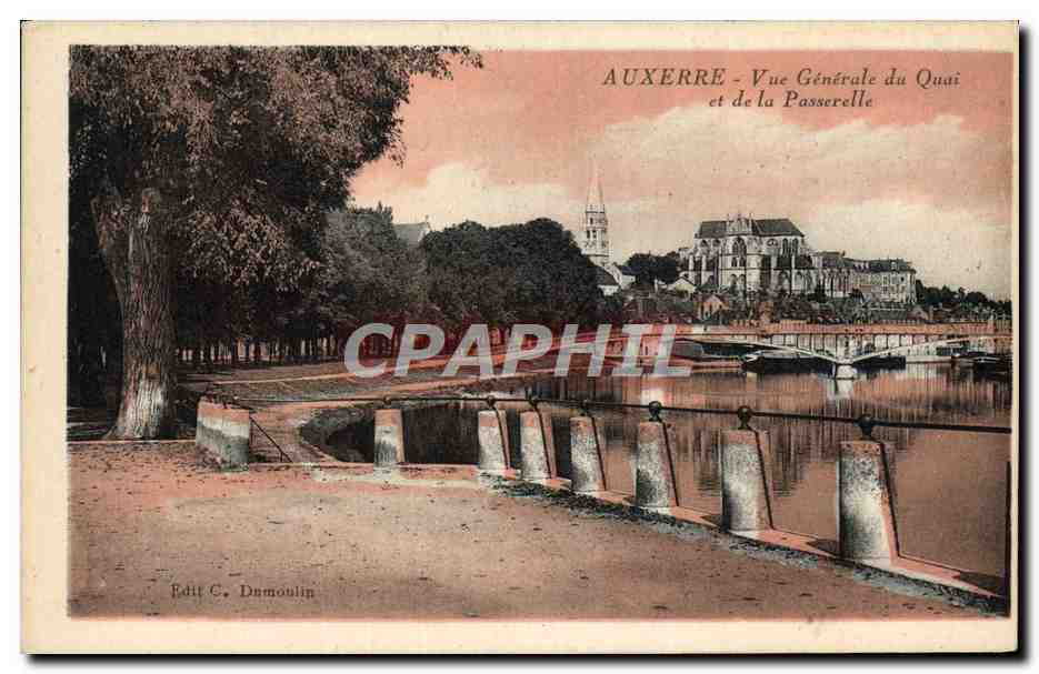 CPA Auxerre Vue Generale Du Quai Et De La Passerelle