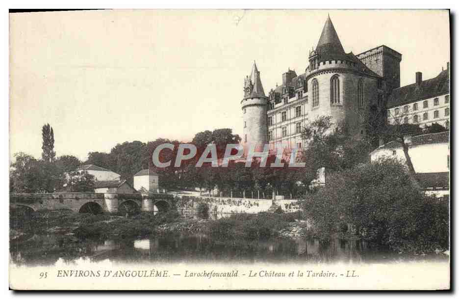 CPA Environs d'Angouleme Larochefoucauld Le chateau et la Tardoise 