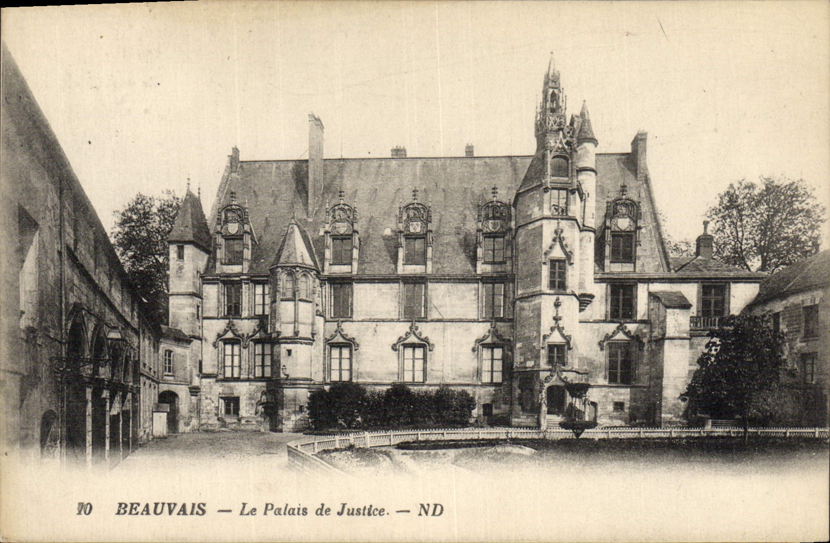 Beauvais — Le Palais de Justice — ND