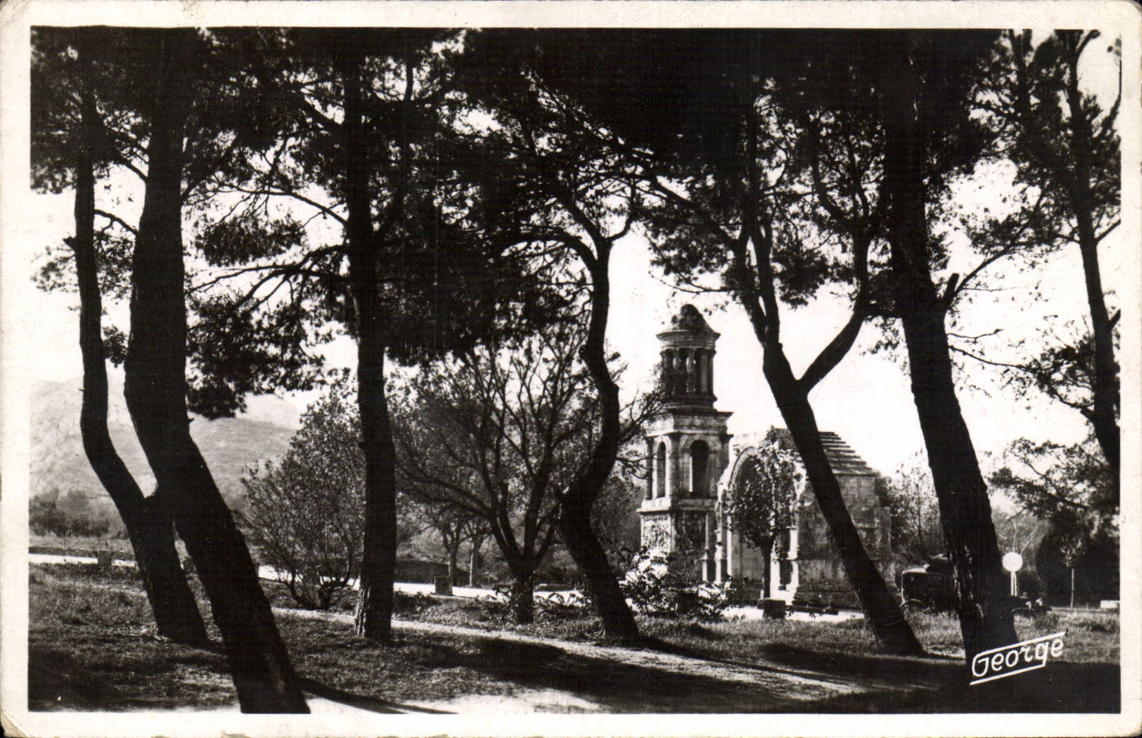 Saint-Rémy-de-Provence — Les Antiques - Monuments Romains — Photo George