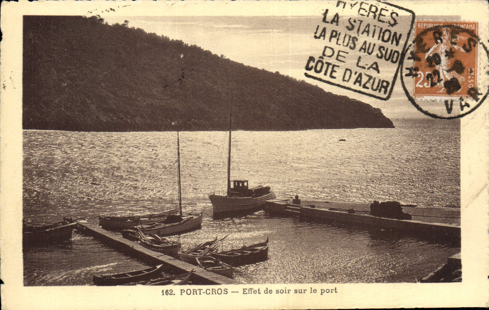 CPA Port Cros Effet De Soir Sur Le Port Bateau