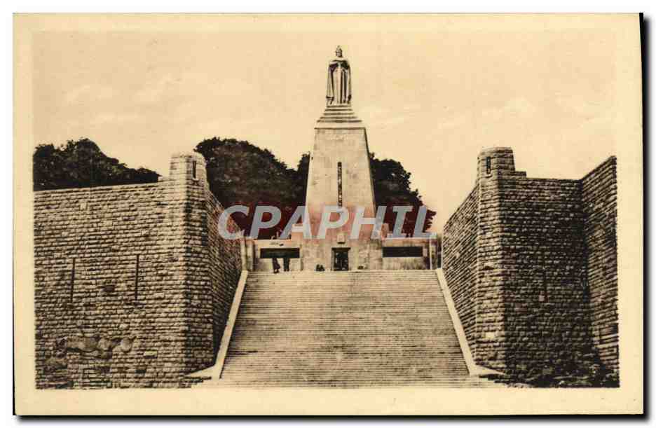 Monument à la Viztoire et aux Soldats de Verdun — Léon Chesnay, Architecte — Jean Boucher, Sculpteur