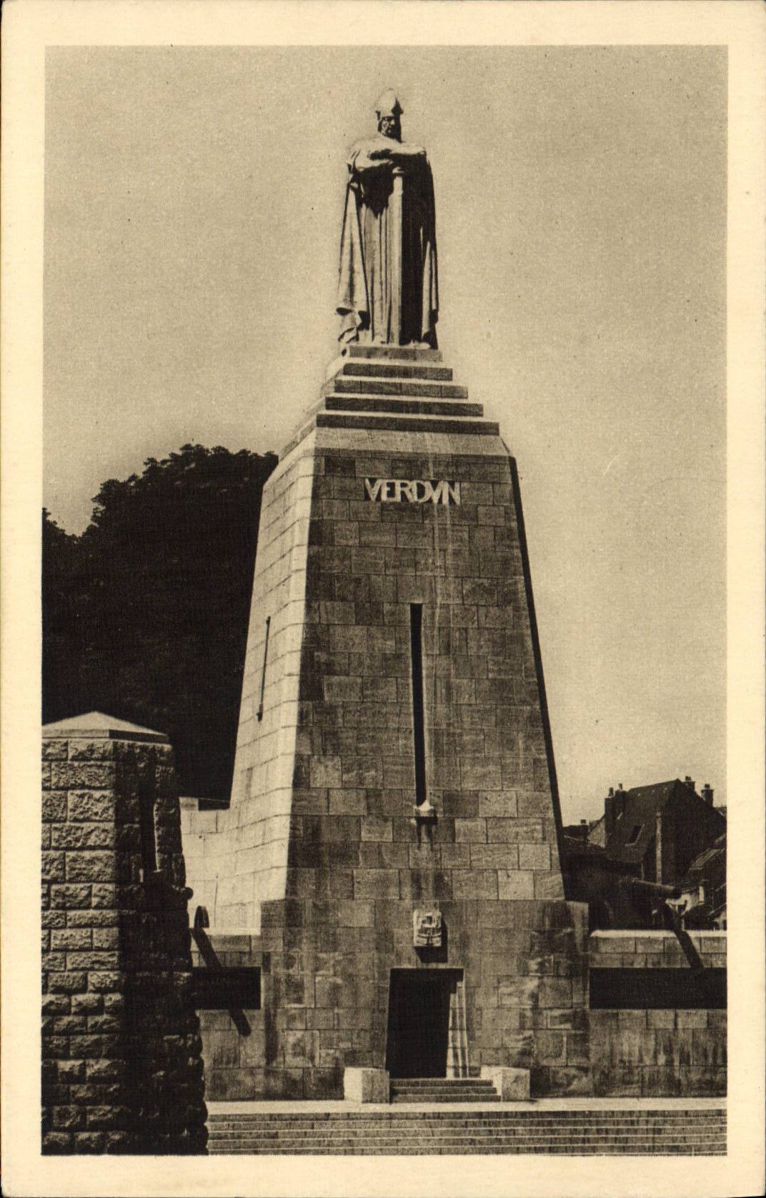CPA Verdun Le Chevalier De La Victoire Jean Boucher Militaria