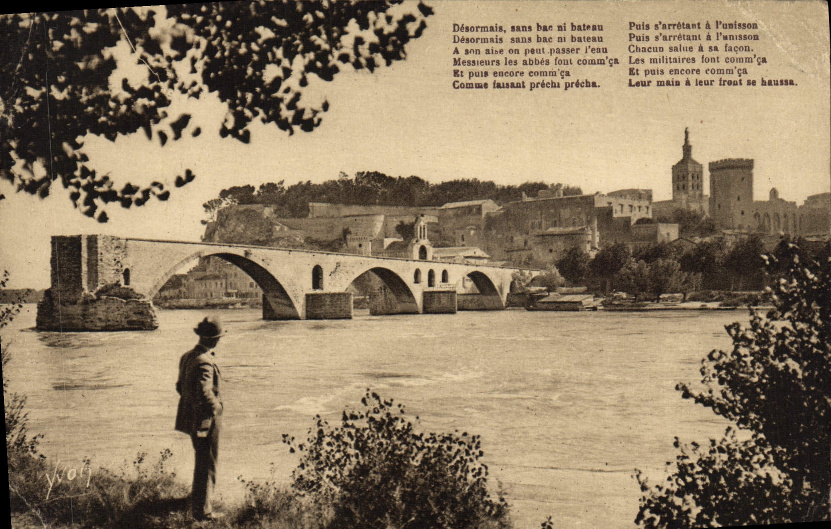 CPA Avignon Le Pont St Benezet et le Rhone