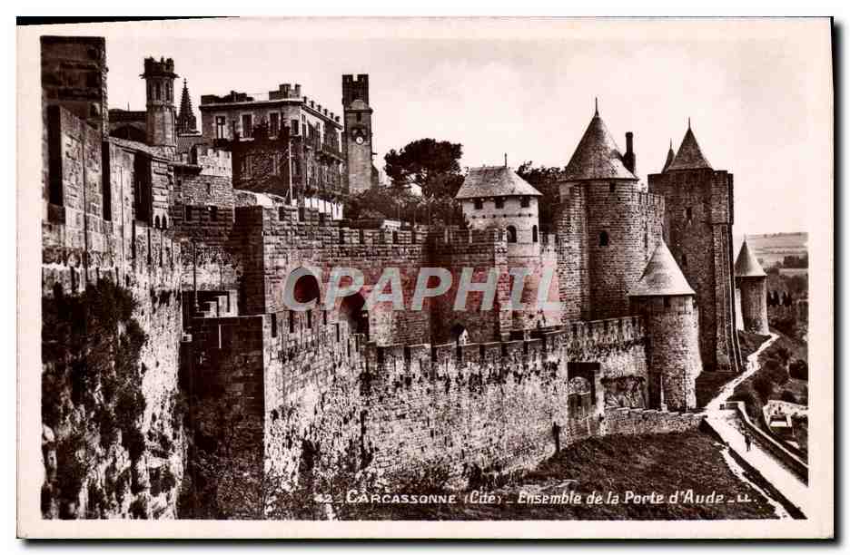 CPA Carcassonne Ensemble de la Porte d'Aude