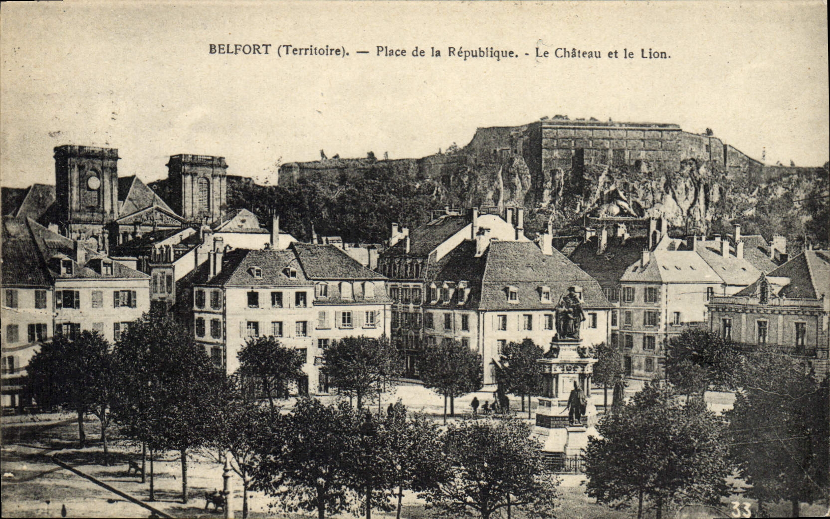 CPA Belfort Place De La Republique Le chateau et le lion