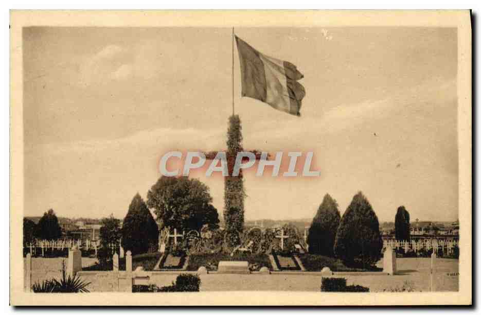 Verdun — Grab der 7 unbekannten Soldaten — Militärgemeinde des Pavé-Viertels — Verlag Verdun Tourche