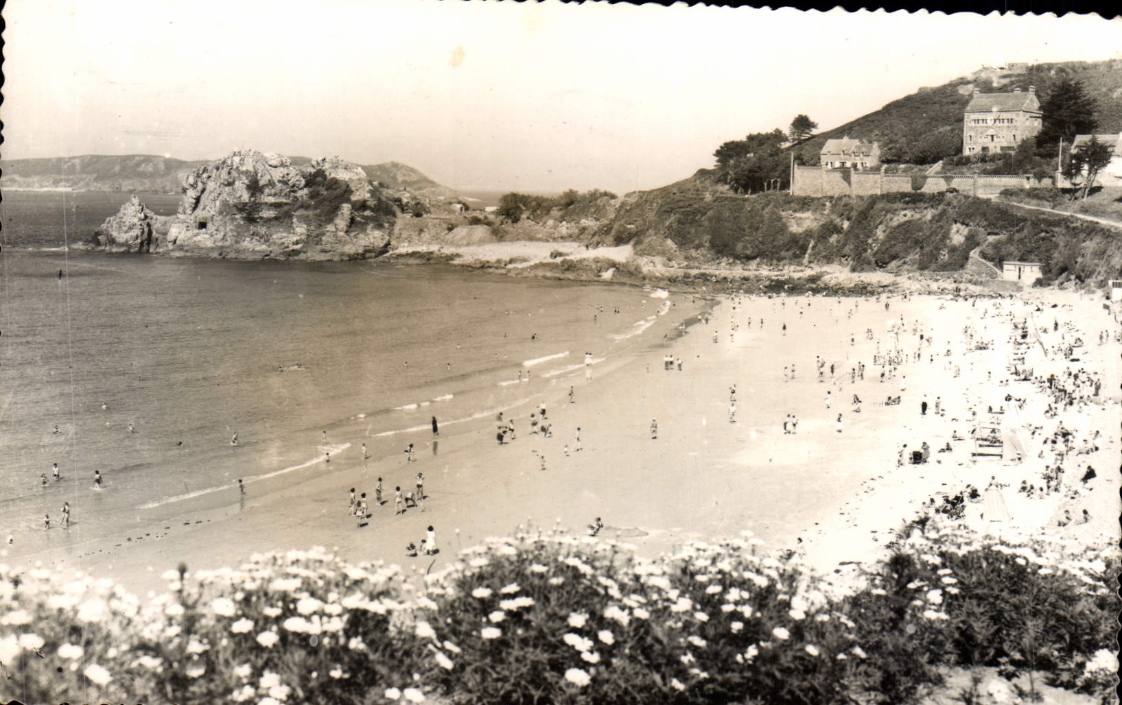 Plage de Trestrignel — Perros-Guirec (Côtes-du-Nord) — Éditions STOLL, n° 1745