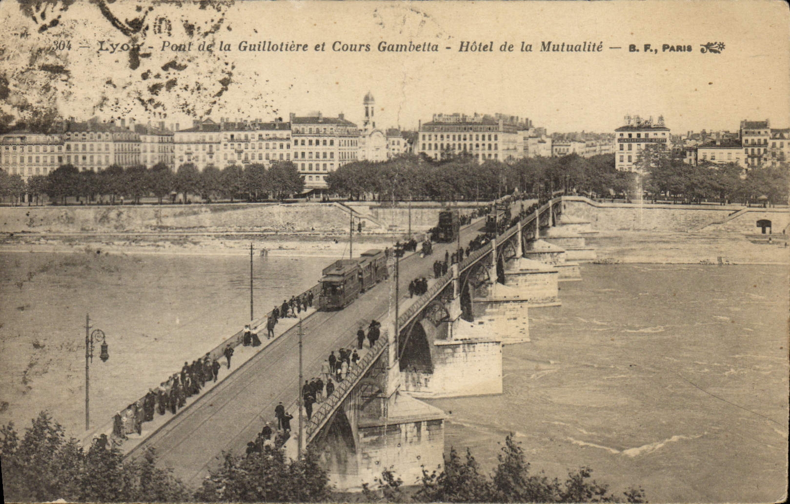 CPA Lyon Pont de la Guillotiere et Cours Gambetta Hotel de la Mutualité