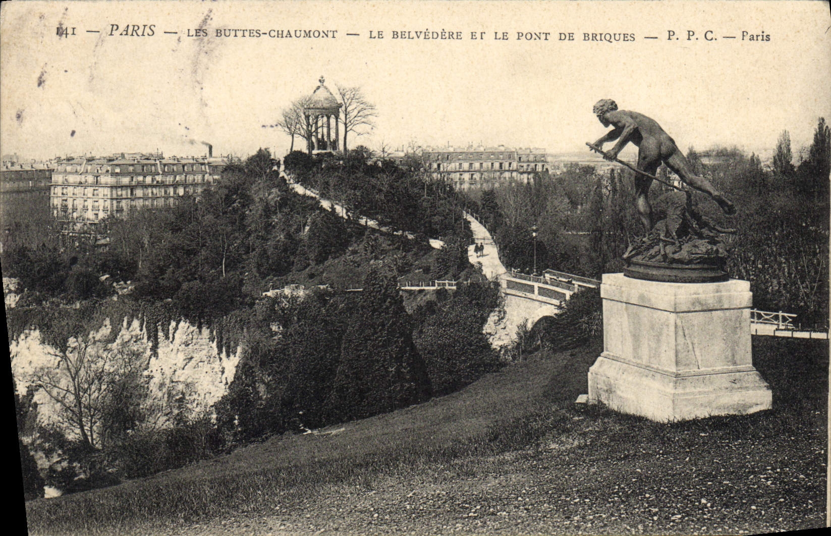 CPA Paris Les Buttes Chaumont Le Belvdere Er Le Pont de briques