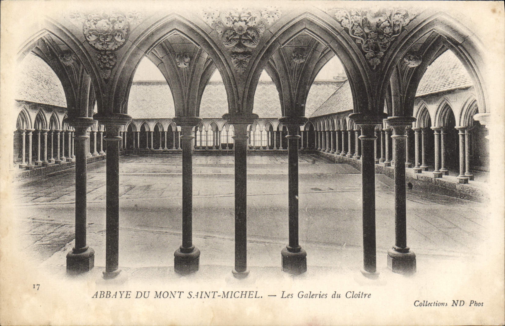 CPA Abbaye Du Mont Saint Michel Les Galeries du Cloitre