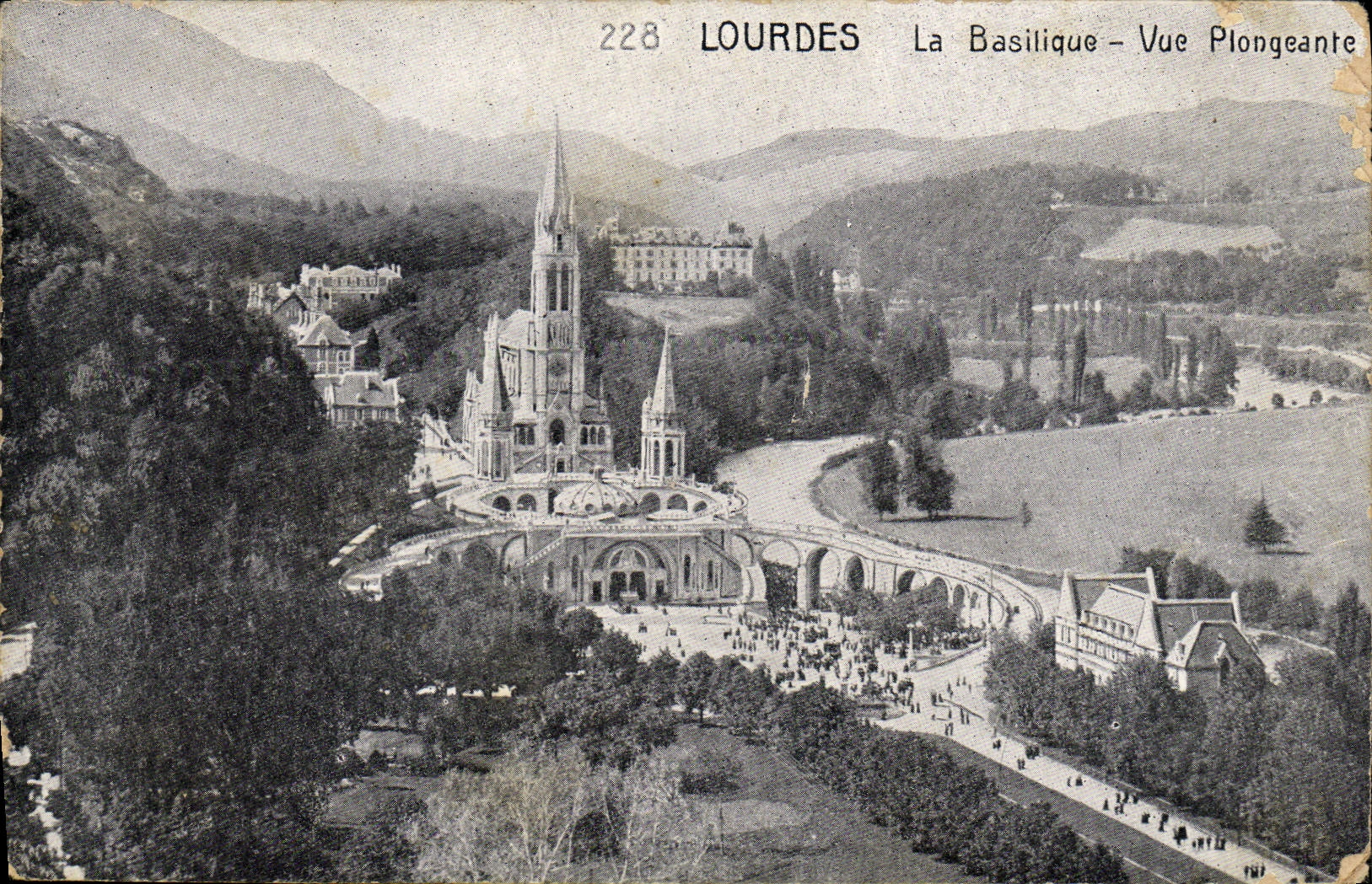 CPA Lourdes La Basilique Vue Plongeante