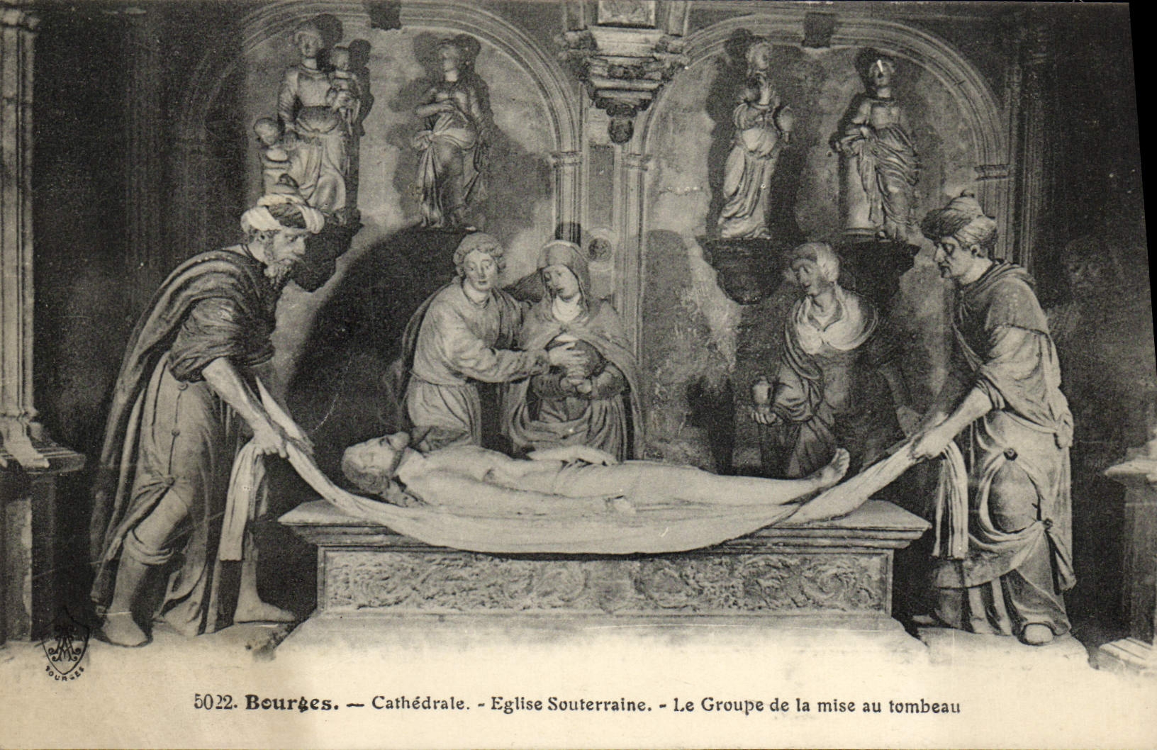 CPA Bouges Cathedrale Eglise Souterraine Le Groupe de la Mise au tombeau