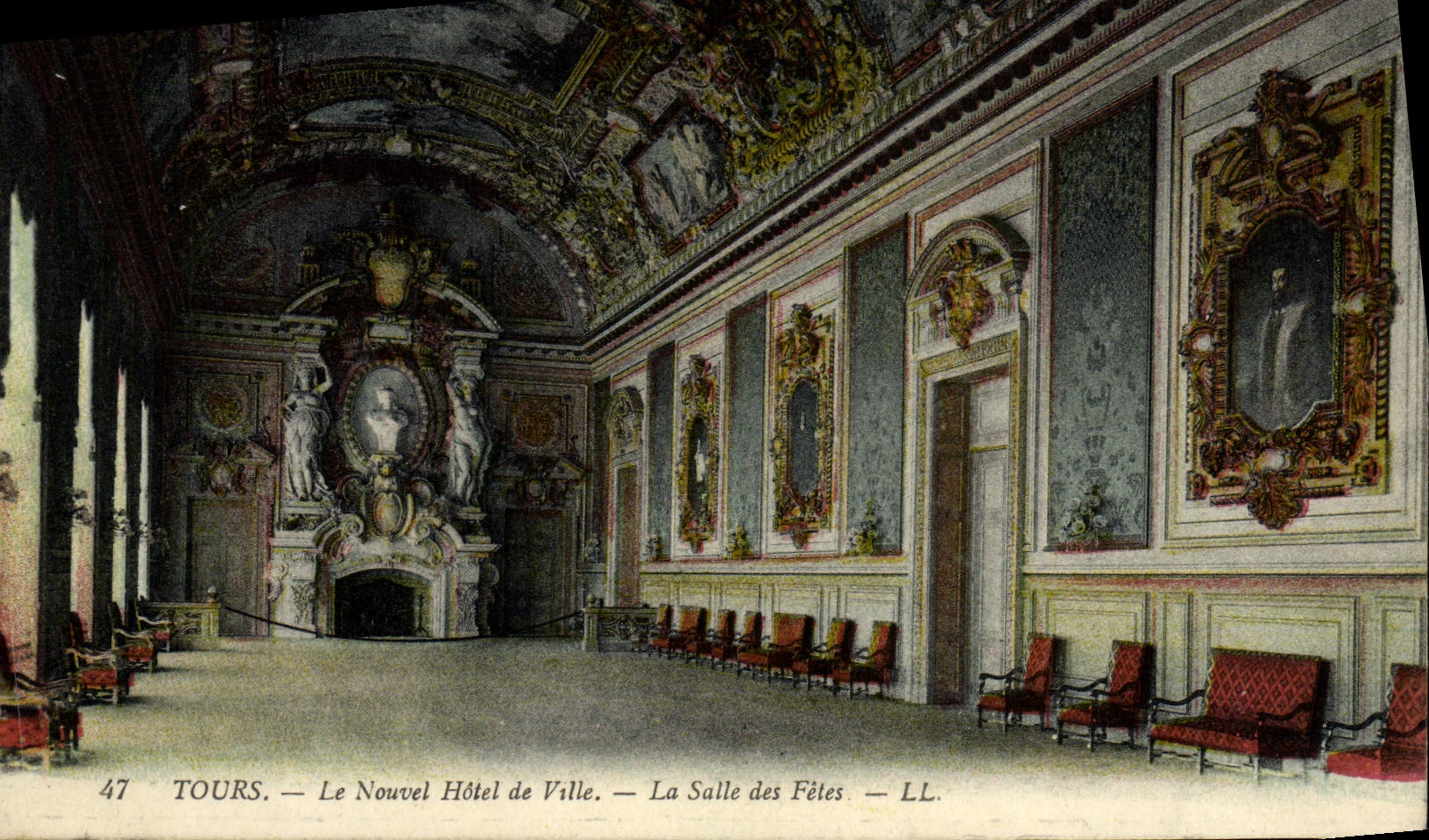 CPA Tours Le Nouvel Hotel de Ville La Salle des Fetes