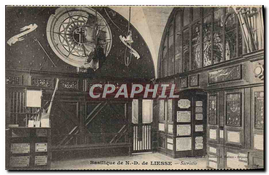 Basilique N.-D. de LIESSE — Sacristie — Phototypie J. Bienaimé Relus - Dépôt