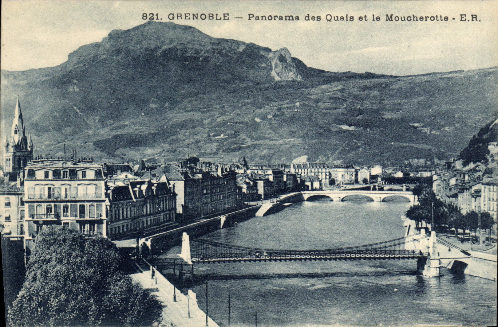 CPA Grenoble Panorama des Quais et le Moucherotte